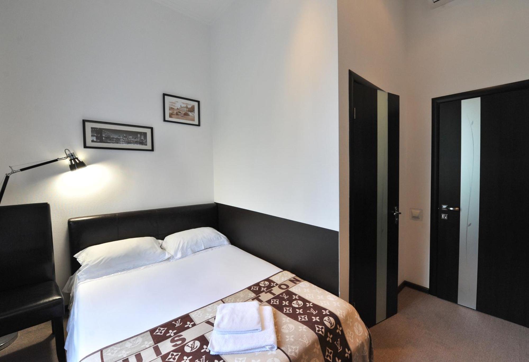 Hotel Reno On Deribasovskaya Одеса Екстериор снимка