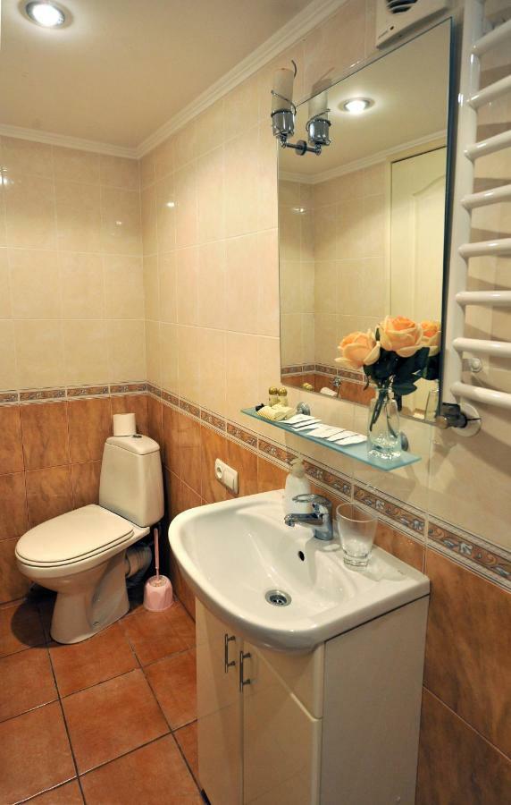 Hotel Reno On Deribasovskaya Одеса Екстериор снимка