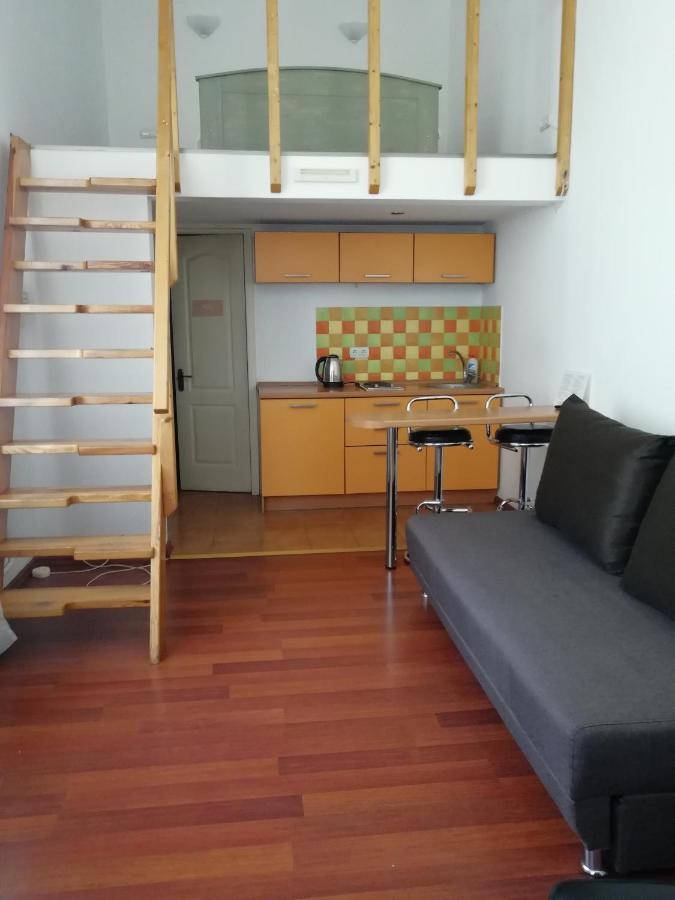 Hotel Reno On Deribasovskaya Одеса Екстериор снимка